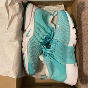 Women’s 8 air presto flyknit ultra